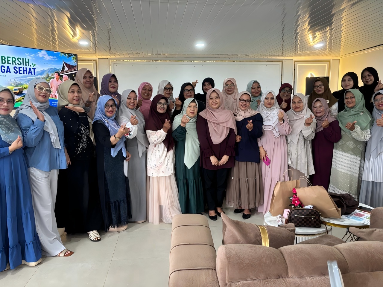 Mahasiswa FKM Unand Edukasi Warga Tanjung Baringin tentang Bahaya Pencemaran Udara