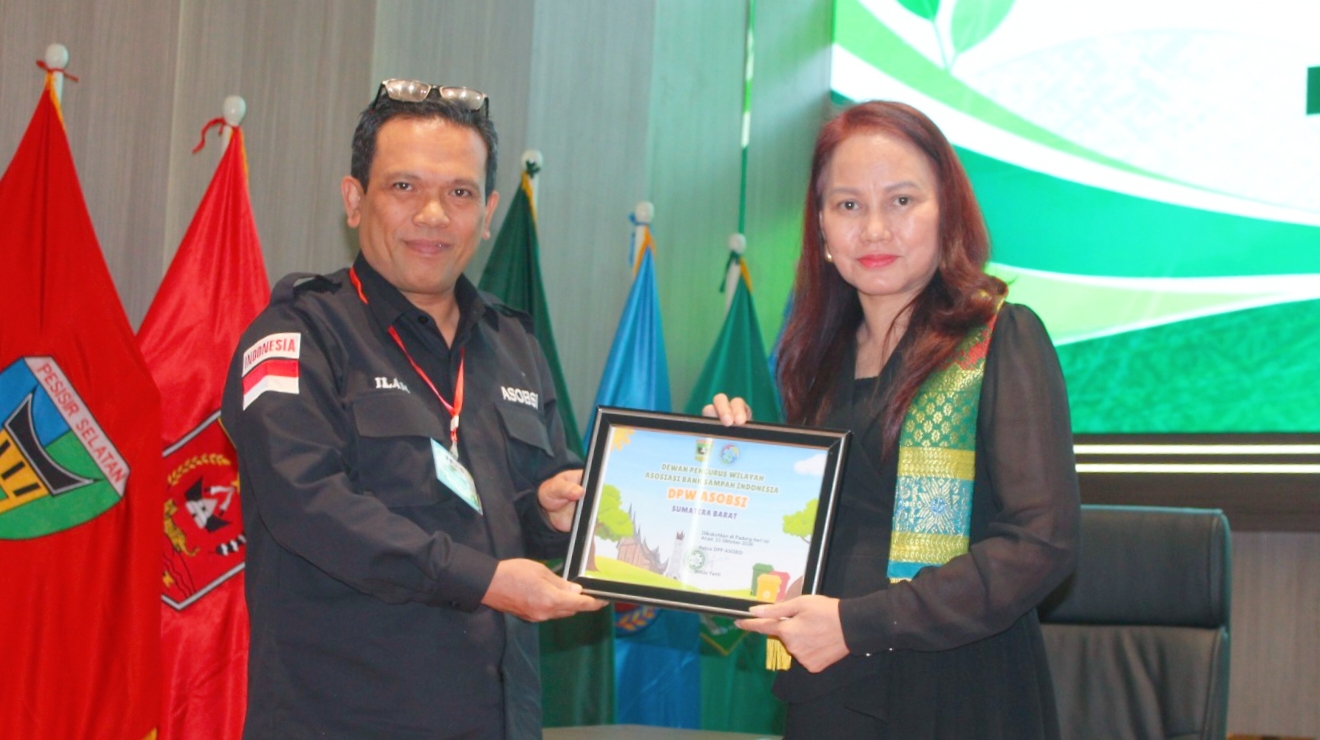 Asosiasi Bank Sampah Indonesia (ASOBSI) Sumatera Barat Resmi Dikukuhkan, Syaifuddin Islami Dorong Bank Sampah Bertransformasi Menjadi Penggerak Ekonomi Sirkular